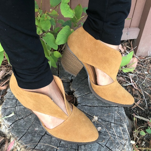Shoes - Final Drop♥️Vegan Camel Cut out And Slit Ankle